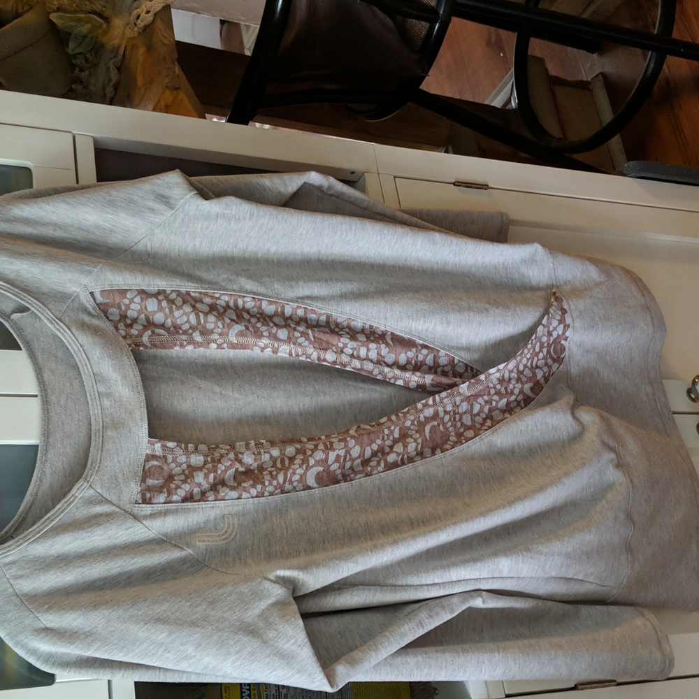 Top - Picture 2 of 5